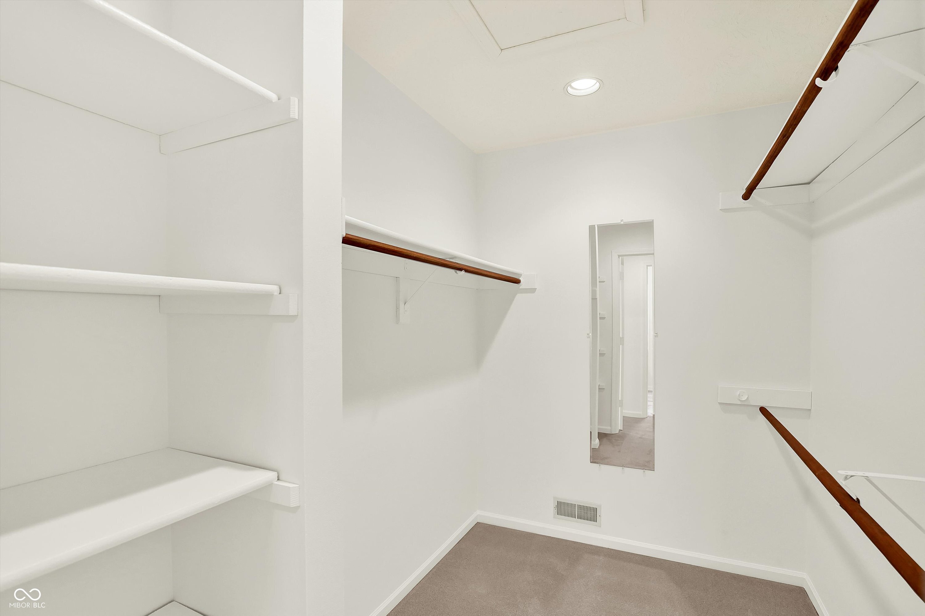 7669 River Road, Unit 28 Indianapolis, IN 46240 - Photo 9 of 32