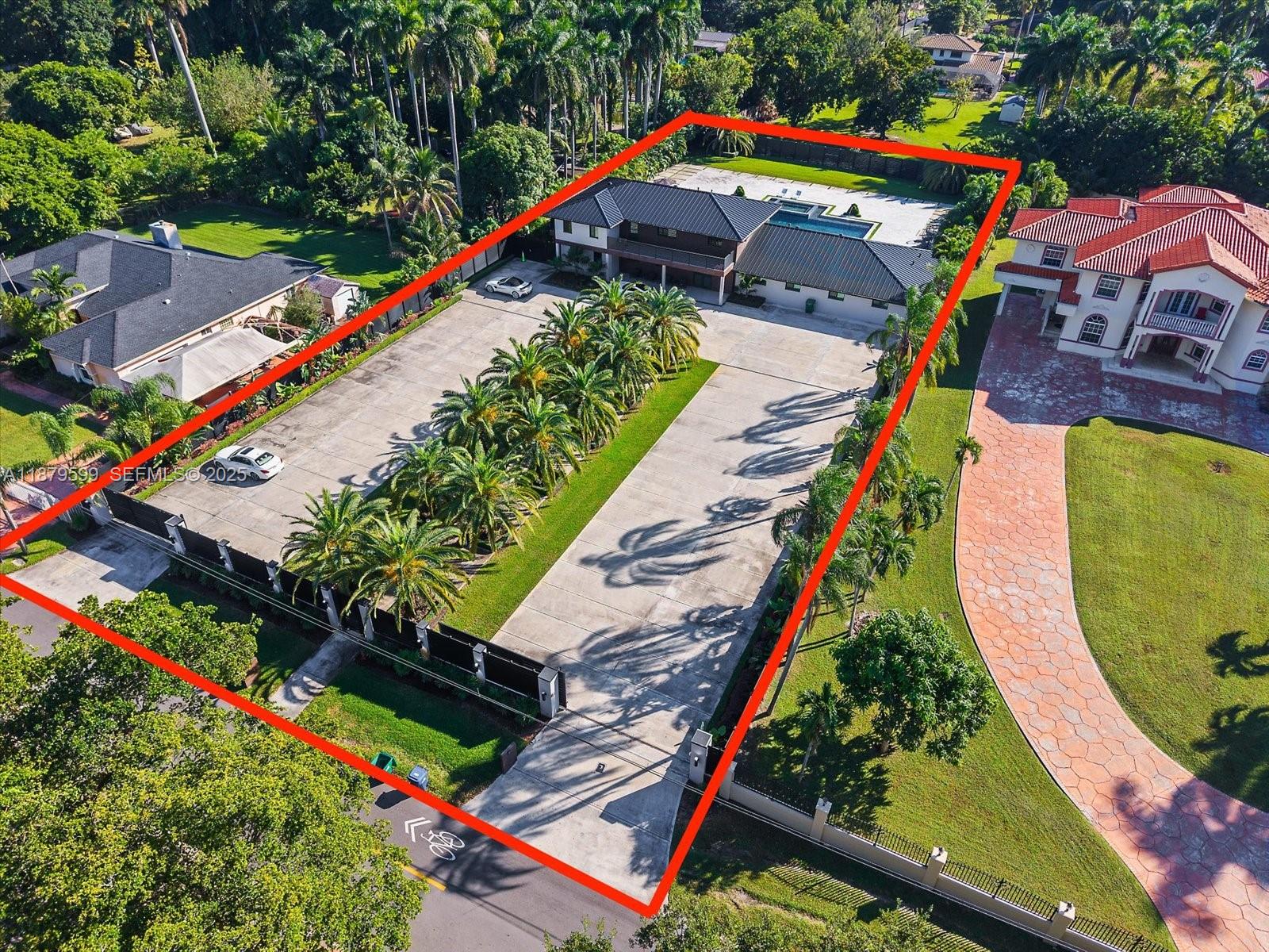 280 Northeast 156th Street Miami, FL 33162 - Photo 2 of 37