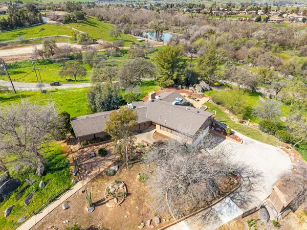 $545,000 | 32665 Pleasant Oak Drive, Springville, CA 93265