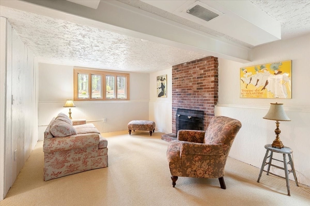 100 South Harbor Road Townsend, MA 01469 - Photo 16 of 42