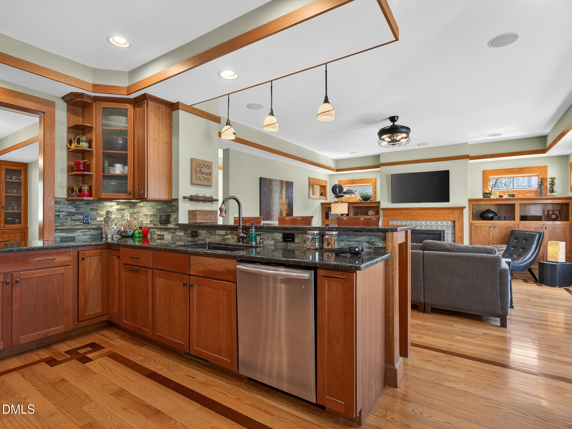 5505 Strathmore Drive Raleigh, NC 27613 - Photo 8 of 48 035_InTrust_Realty_Lee_5505_Strathmore-8