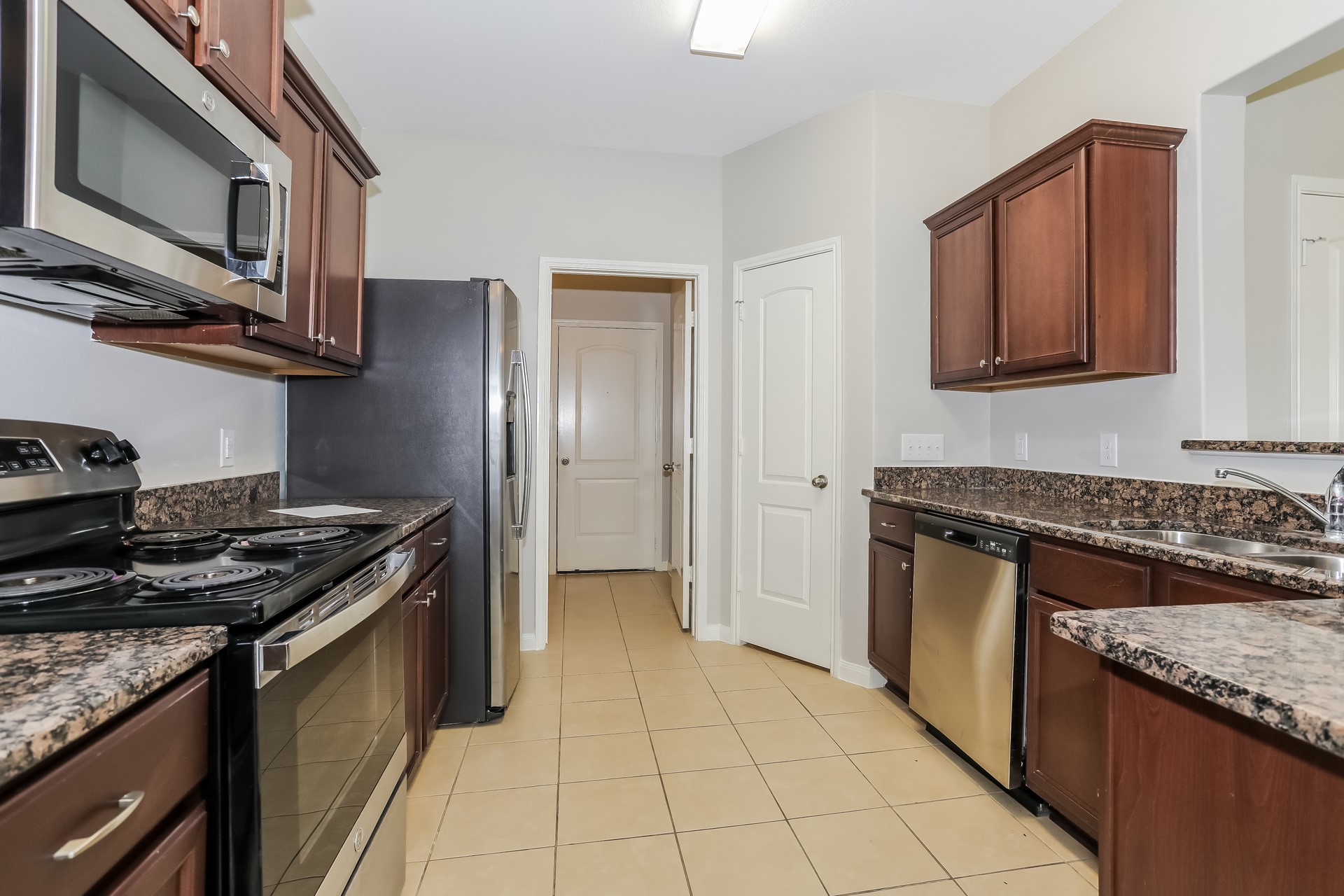 20718 Round Key Drive Hockley, TX 77447 - Photo 5 of 15