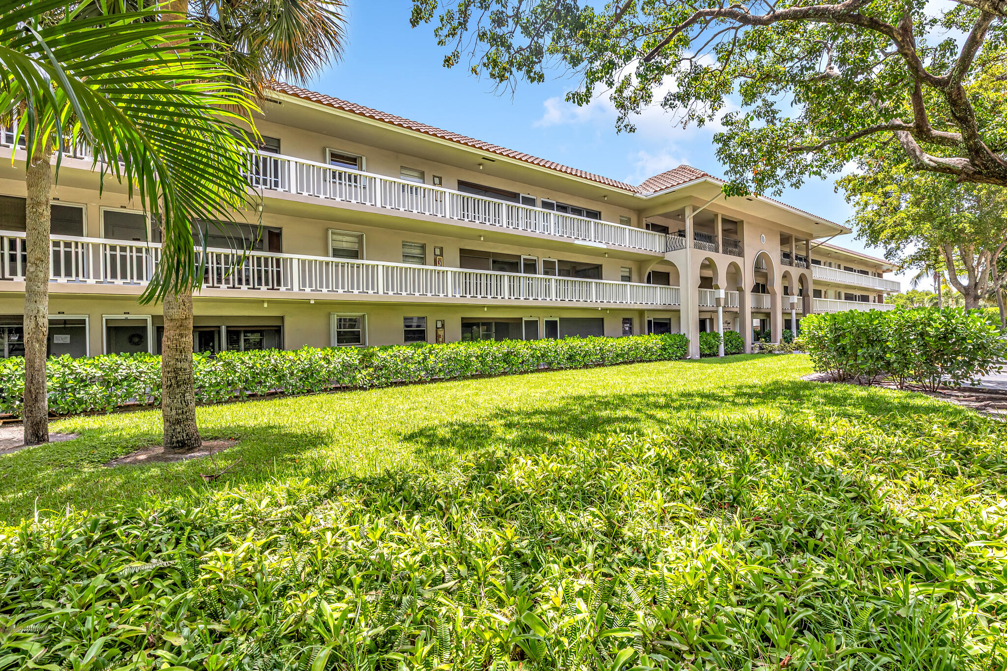 100 Royal Palm Way, Unit 1030 Boca Raton, FL 33432 - Photo 22 of 25 Front of Building