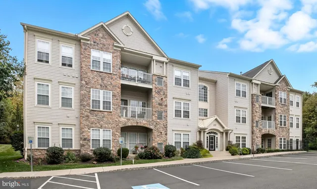 $375,000 | 100 Ginko Street, Unit 303, Warrington, PA 18976