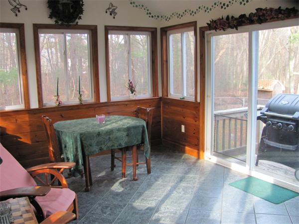 8 Charme Road Billerica, MA 01821 - Photo 4 of 17