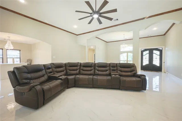 $669,000 | 320 Dahlia Road, Huntsville, TX 77320