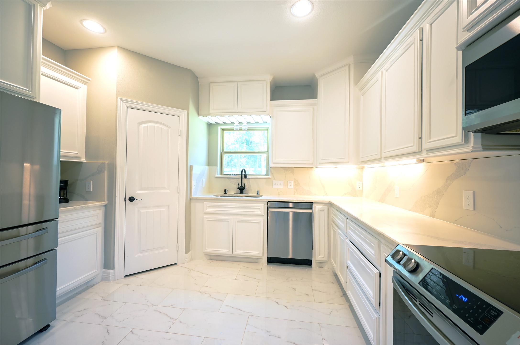 320 Dahlia Road Huntsville, TX 77320 - Photo 16 of 50