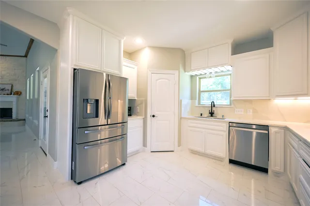 $669,000 | 320 Dahlia Road, Huntsville, TX 77320