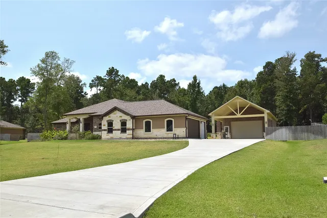 $669,000 | 320 Dahlia Road, Huntsville, TX 77320