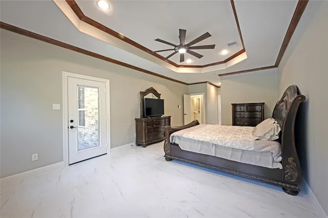 $669,000 | 320 Dahlia Road, Huntsville, TX 77320