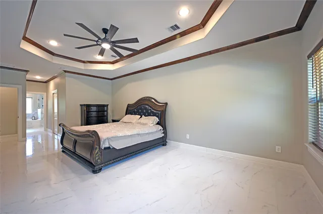 $669,000 | 320 Dahlia Road, Huntsville, TX 77320