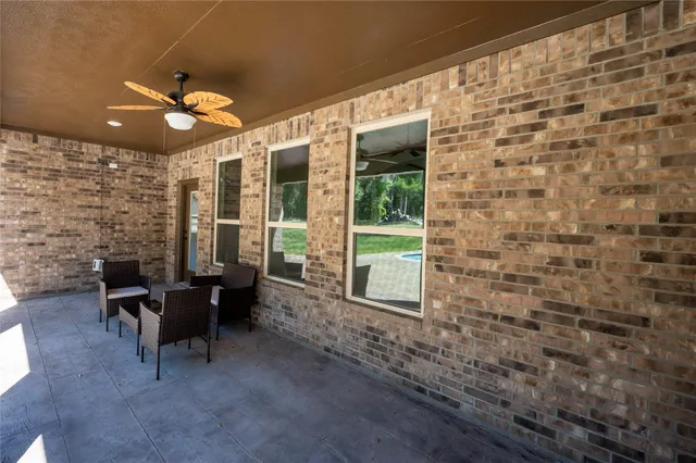 $669,000 | 320 Dahlia Road, Huntsville, TX 77320