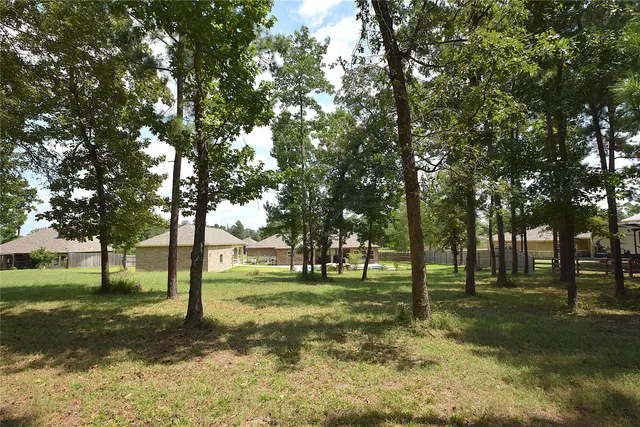 $669,000 | 320 Dahlia Road, Huntsville, TX 77320