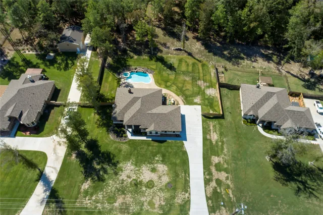 $669,000 | 320 Dahlia Road, Huntsville, TX 77320