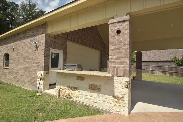 $669,000 | 320 Dahlia Road, Huntsville, TX 77320