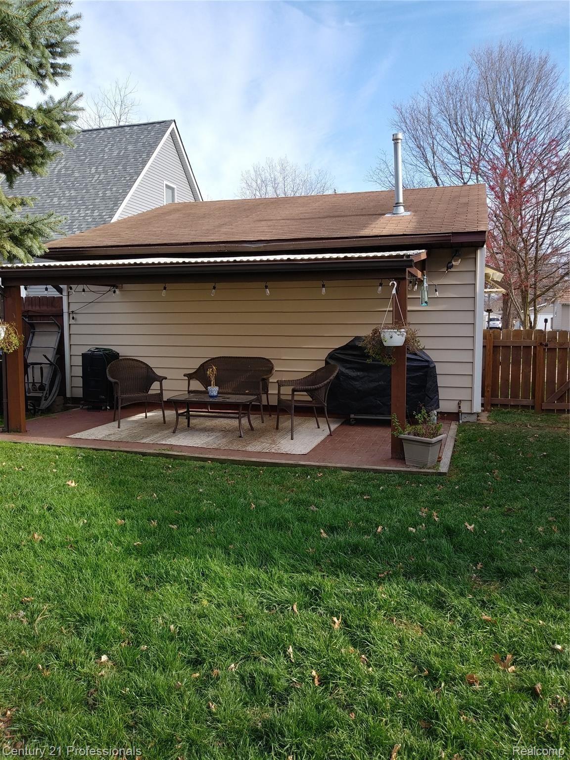 3310 Harrison Avenue Rochester, MI 48307 - Photo 14 of 16 20201120_121230_HDR.jpg