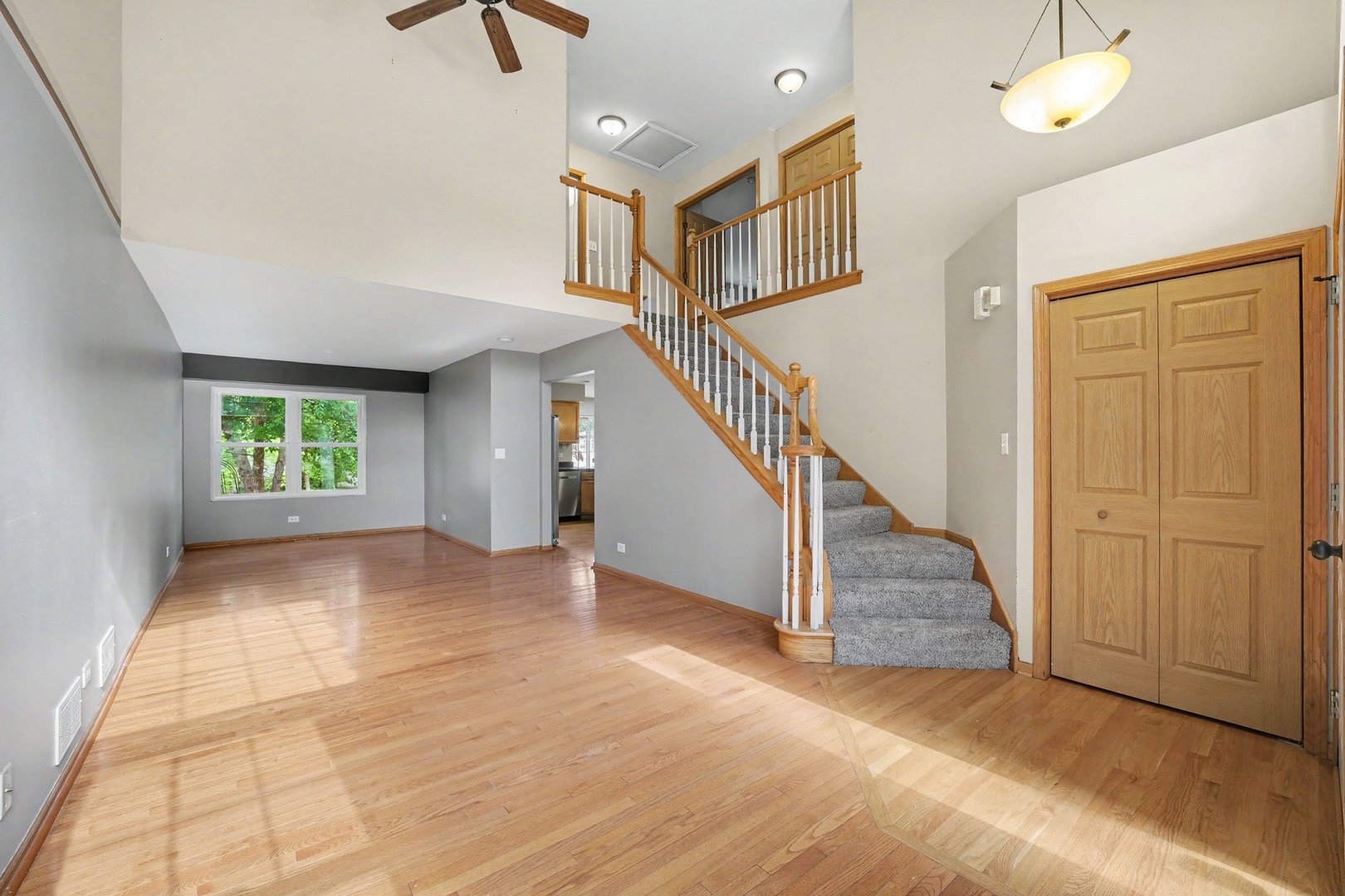 664 Aspen Drive Romeoville, IL 60446 - Photo 3 of 28
