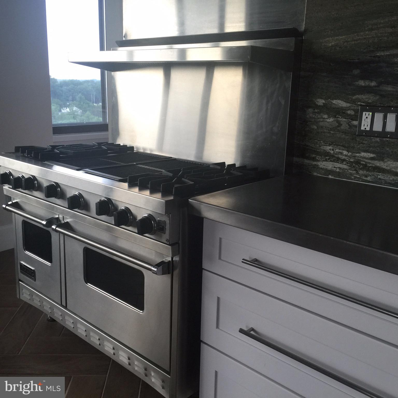 5225 Pooks Hill Road, Unit 1828S Bethesda, MD 20814 - Photo 24 of 28 Kitchen