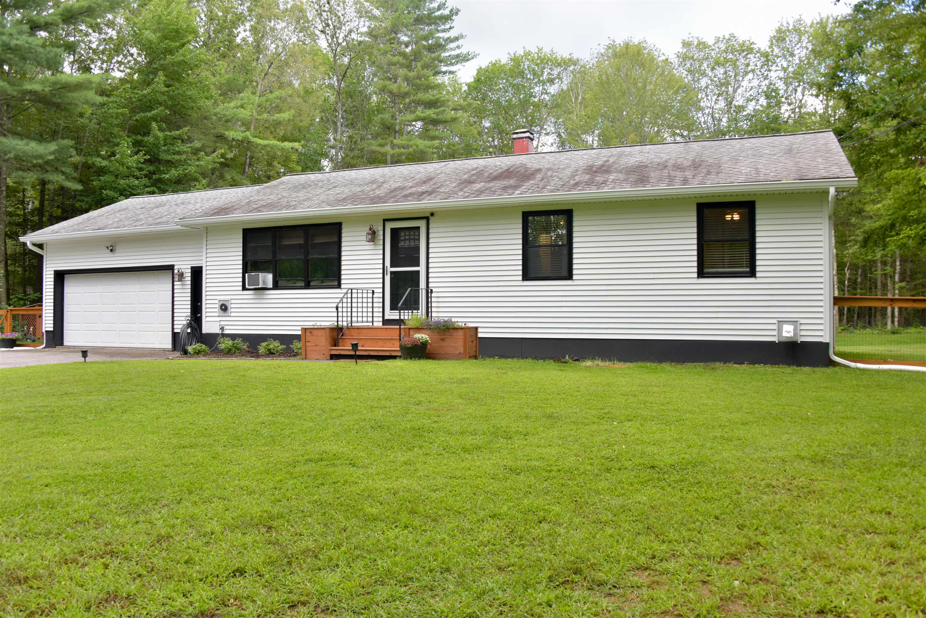 939 Camp Kiniya Road Colchester, VT 05446 - Photo 2 of 28