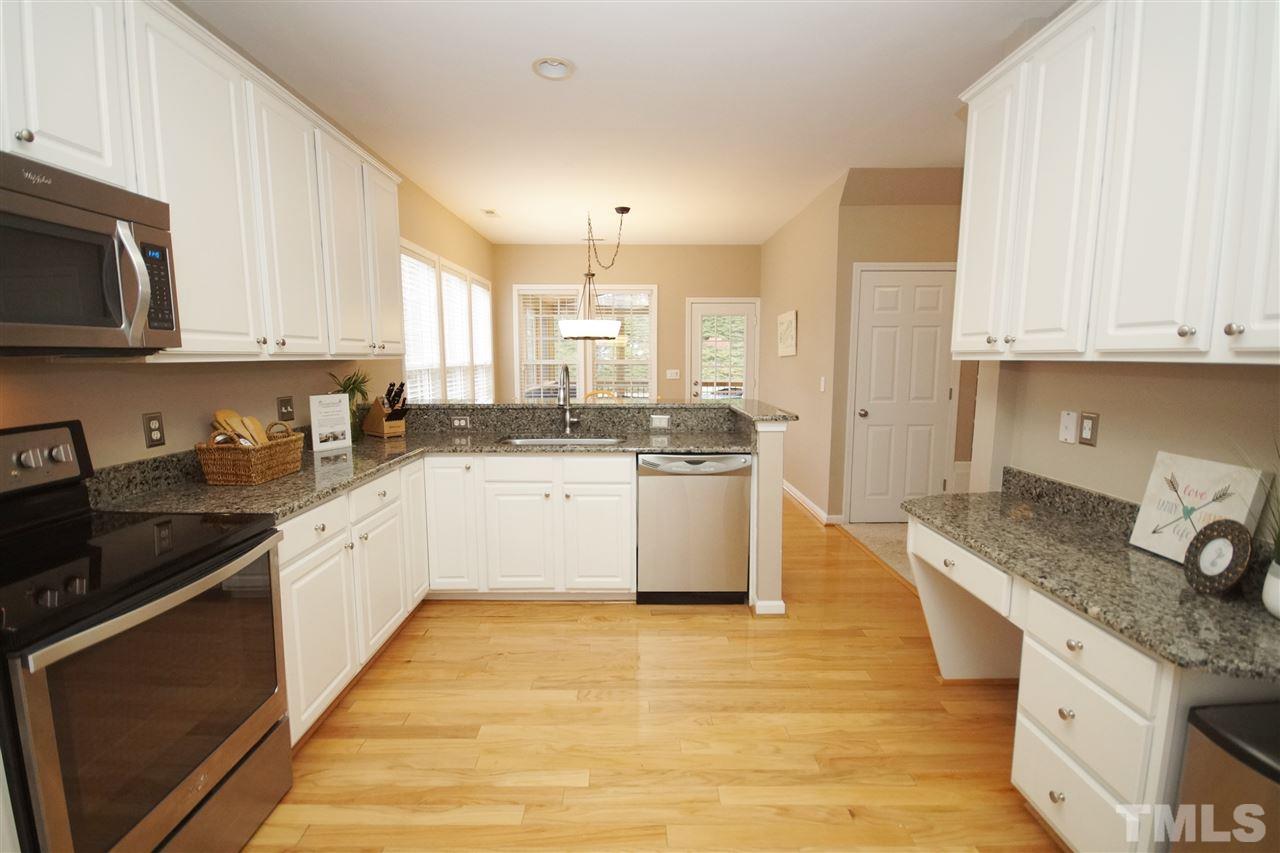 7440 Silver View Lane Raleigh, NC 27613 - Photo 4 of 24