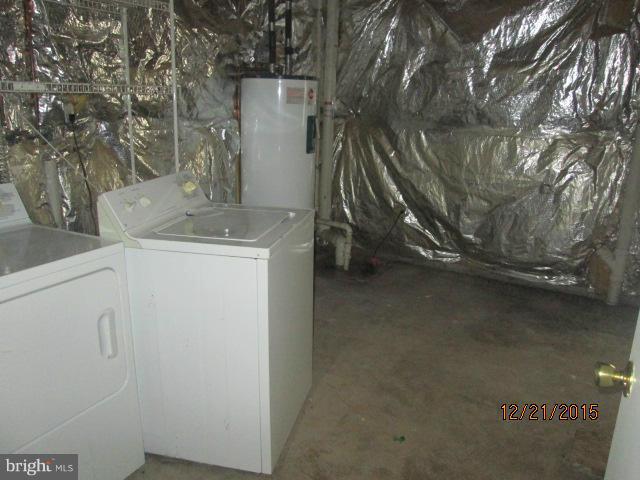 426 Rachaels Way Prince Frederick, MD 20678 - Photo 17 of 22 a utility room with dryer and washer