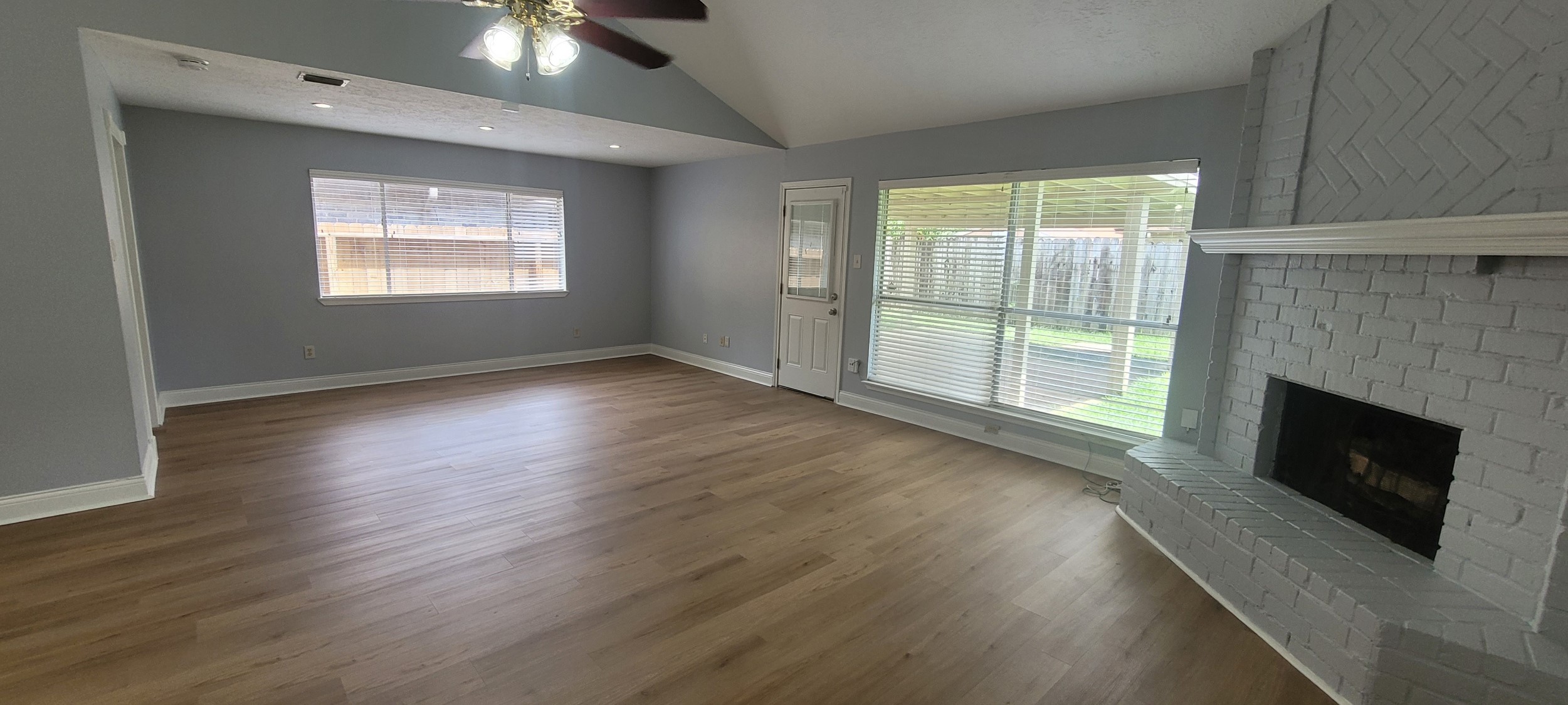 4523 Stallion Brook Lane Spring, TX 77388 - Photo 2 of 16 Living room