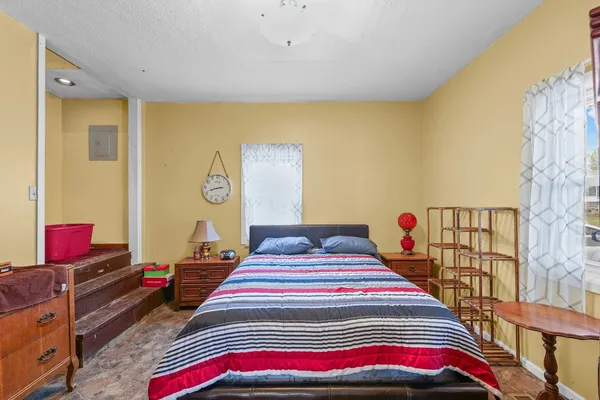 $108,500 | 220 Western Avenue, De Land, IL 61839