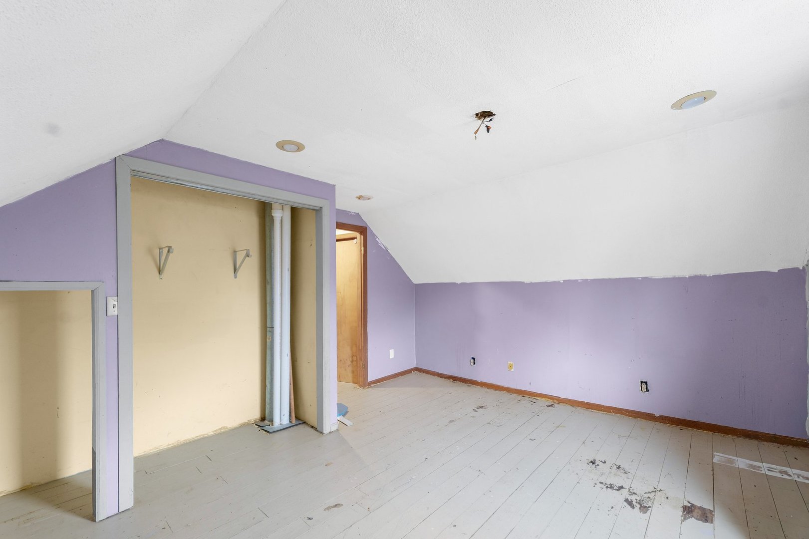 220 Western Avenue De Land, IL 61839 - Photo 20 of 24 a view of room