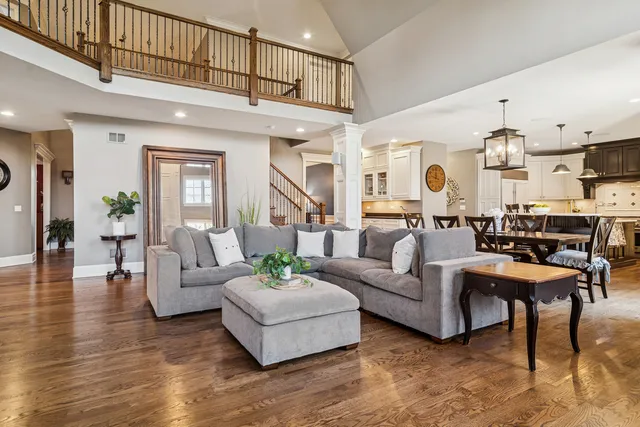 $1,395,000 | 165 Haverton Way, North Barrington, IL 60010