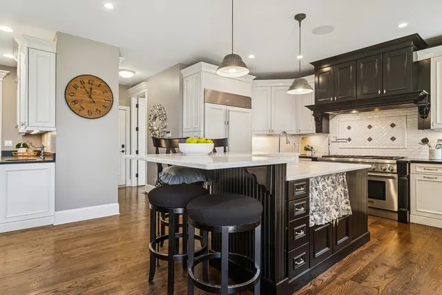 $1,395,000 | 165 Haverton Way, North Barrington, IL 60010