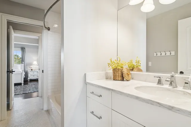 $1,395,000 | 165 Haverton Way, North Barrington, IL 60010