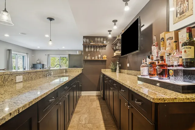 $1,395,000 | 165 Haverton Way, North Barrington, IL 60010