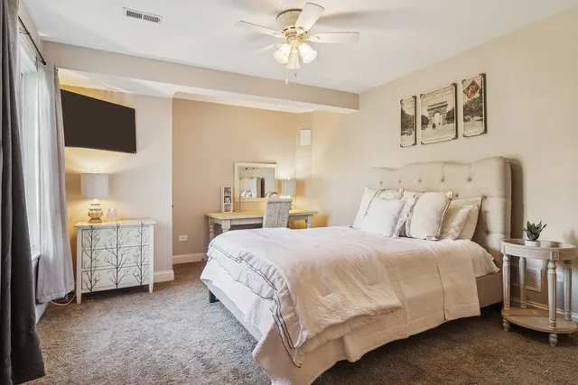 $1,395,000 | 165 Haverton Way, North Barrington, IL 60010