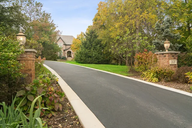 $1,395,000 | 165 Haverton Way, North Barrington, IL 60010