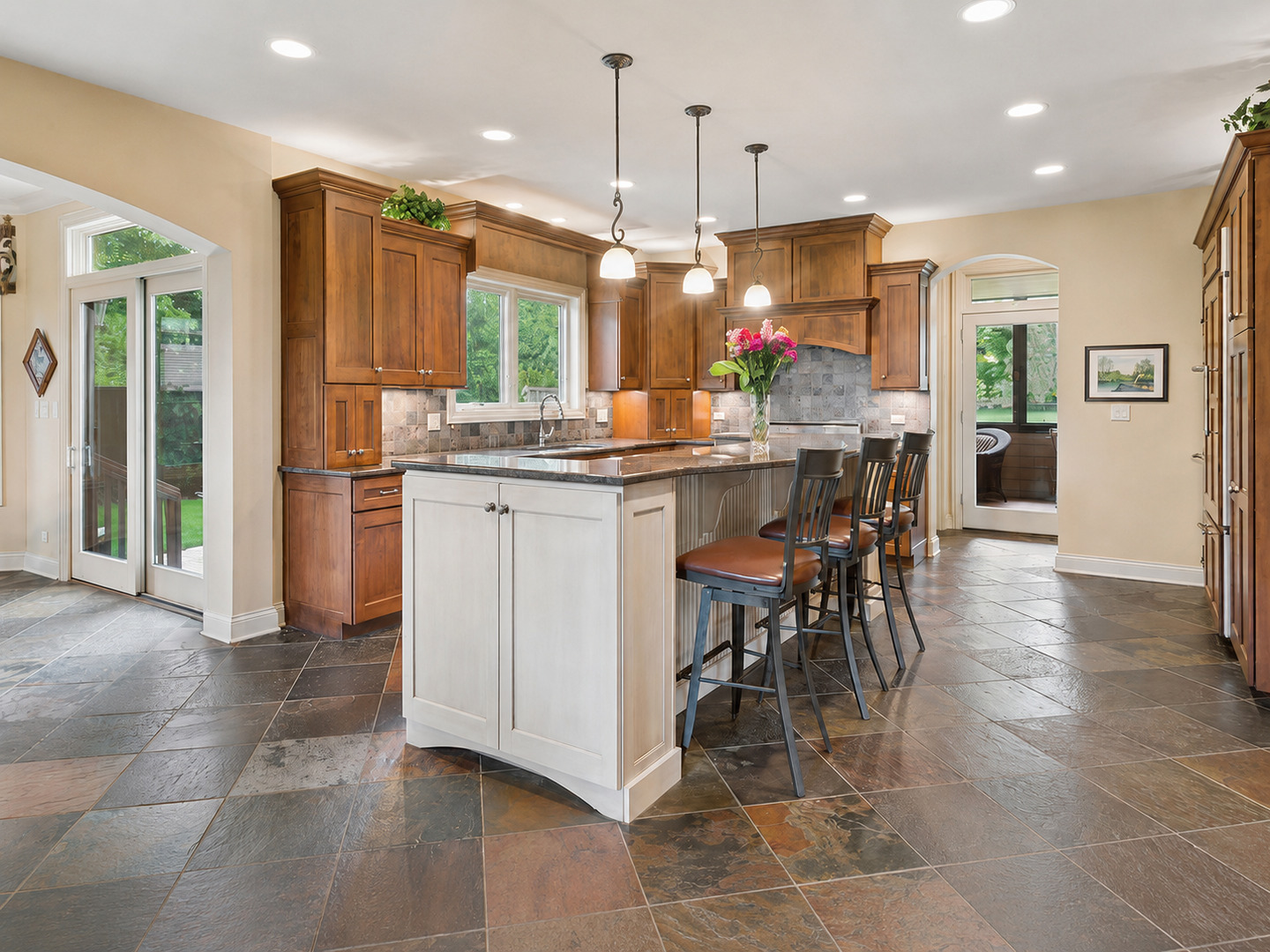 901 Kenton Road Deerfield, IL 60015 - Photo 13 of 40