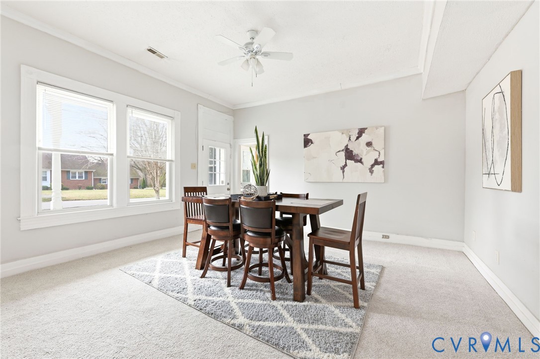 1022 South Main Street Blackstone, VA 23824 - Photo 11 of 35 a dining room with furniture and window