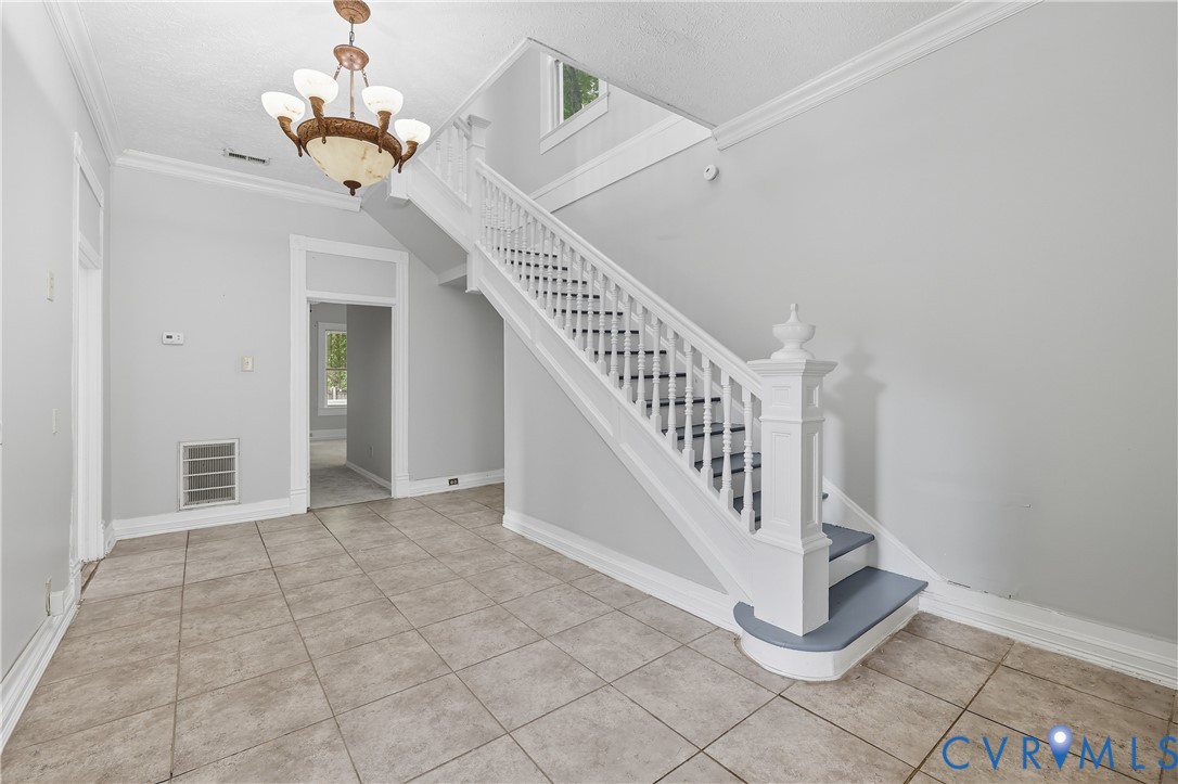 1022 South Main Street Blackstone, VA 23824 - Photo 5 of 35 a view of entryway