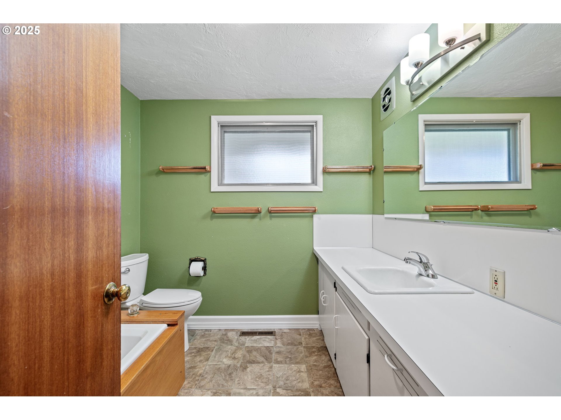 110 Rustic Place Eugene, OR 97401 - Photo 29 of 48 Gallery Image 29
