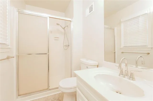 $2,370 | 1018 Silver Lake Drive, Raymore, MO 64083