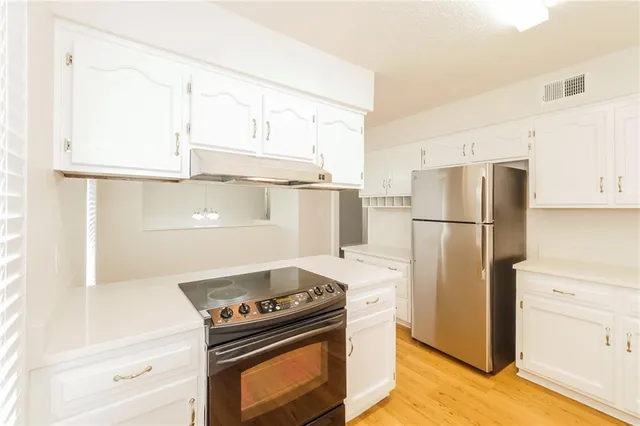 $2,370 | 1018 Silver Lake Drive, Raymore, MO 64083