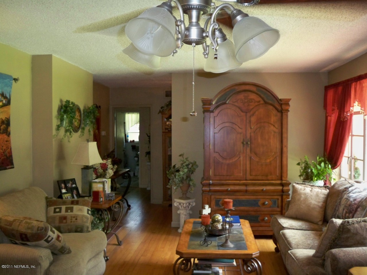 3679 Hilliard Road Jacksonville, FL 32217 - Photo 12 of 18 Living Room