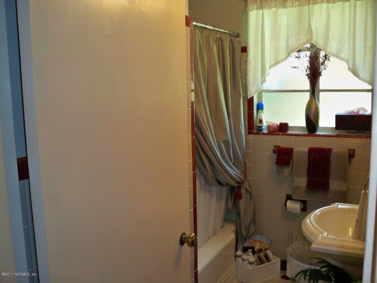 3679 Hilliard Road Jacksonville, FL 32217 - Photo 18 of 18 Guest Bathroom