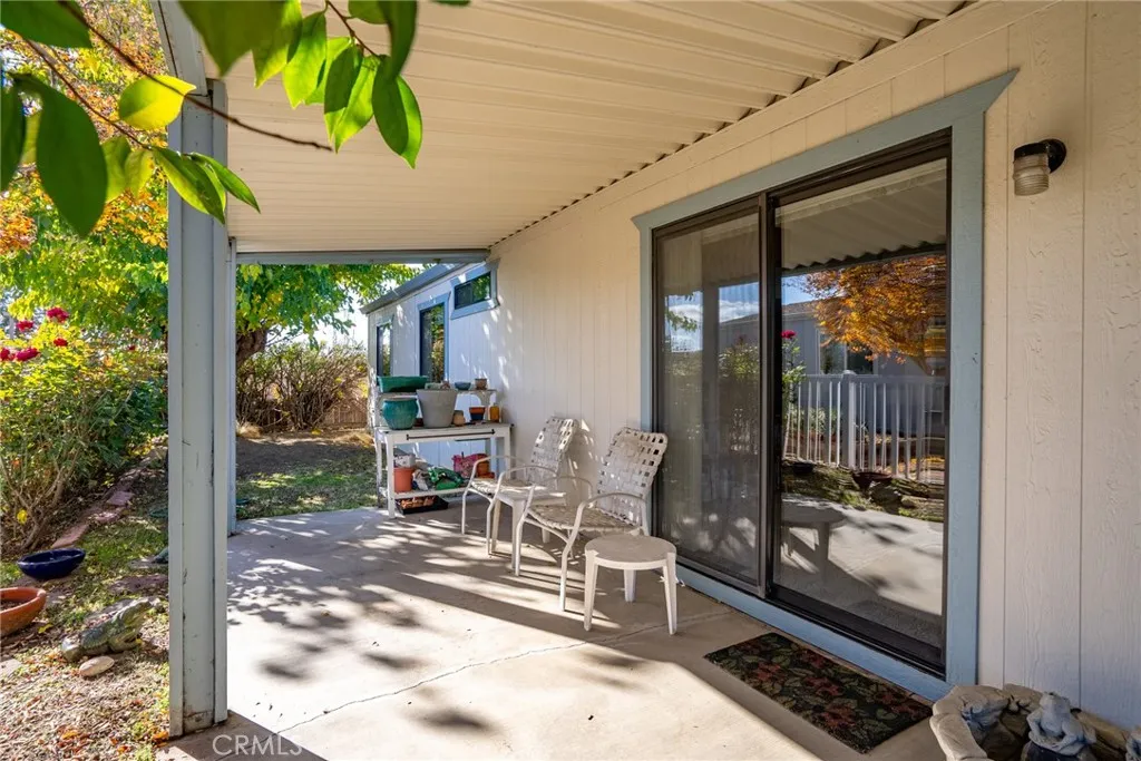 334 Bobwhite Paso Robles, CA 93446 - Photo 18 of 23 a living room filled with furniture