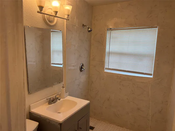 $2,000 | 6709 Kassarine Pass, Houston, TX 77033