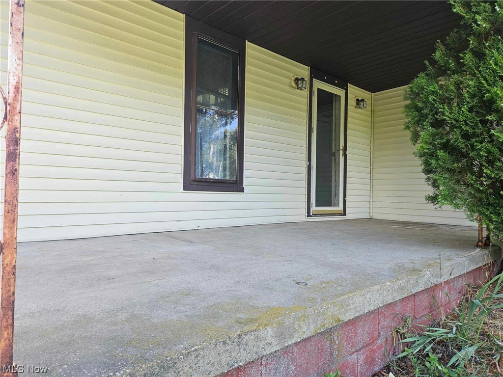 423 Dorman Road Conneaut, OH 44030 - Photo 2 of 21
