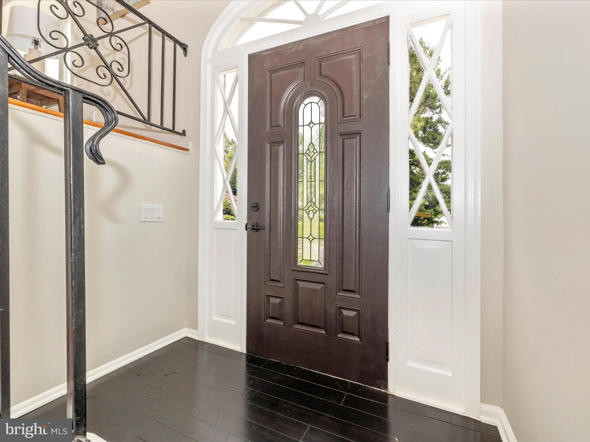 19329 Olney Mill Road Olney, MD 20832 - Photo 5 of 46 Foyer