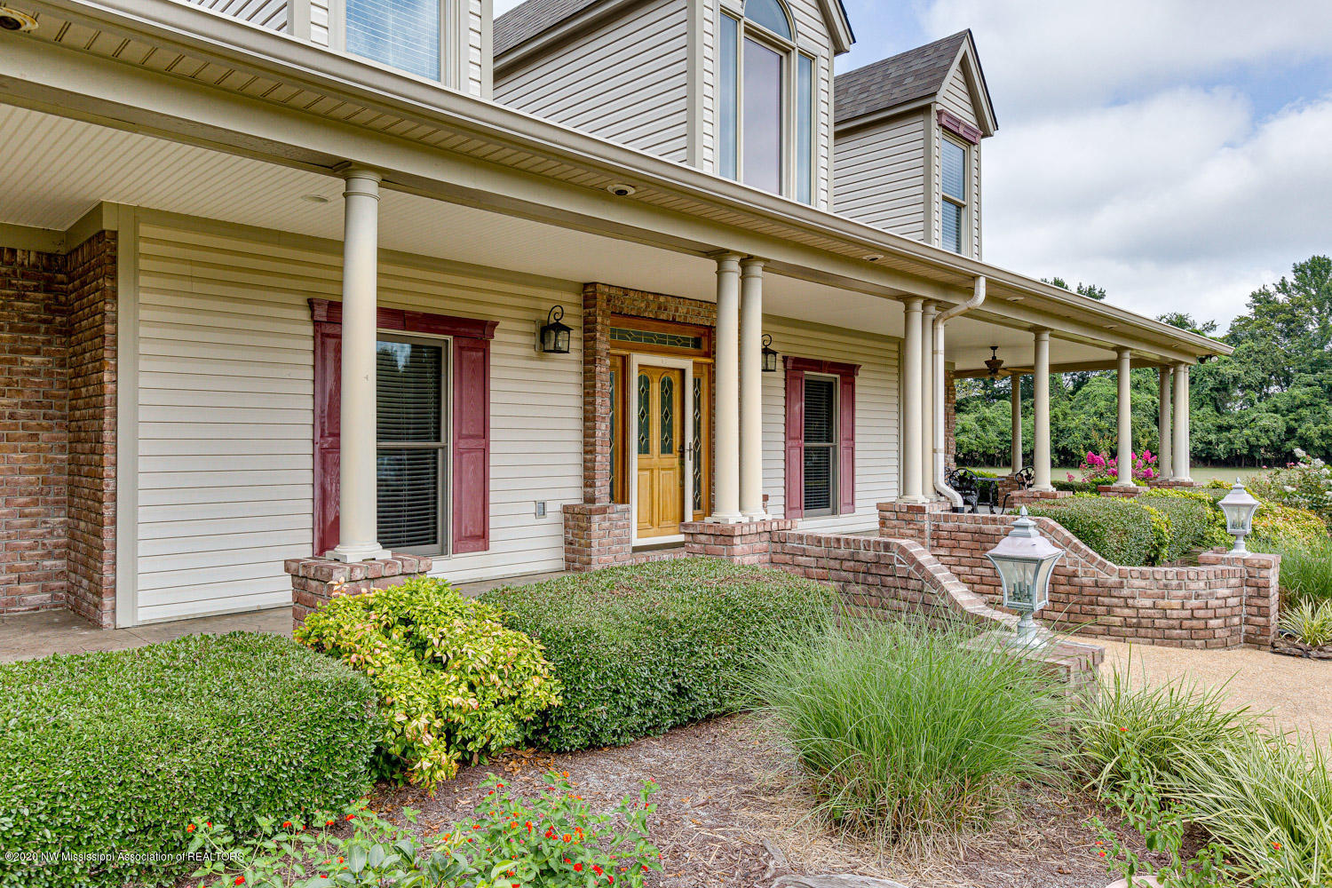 4195 Fogg Road North Lake Cormorant, MS 38641 - Photo 4 of 40 4195-fogg-rd-203150-4-snapsold-screen