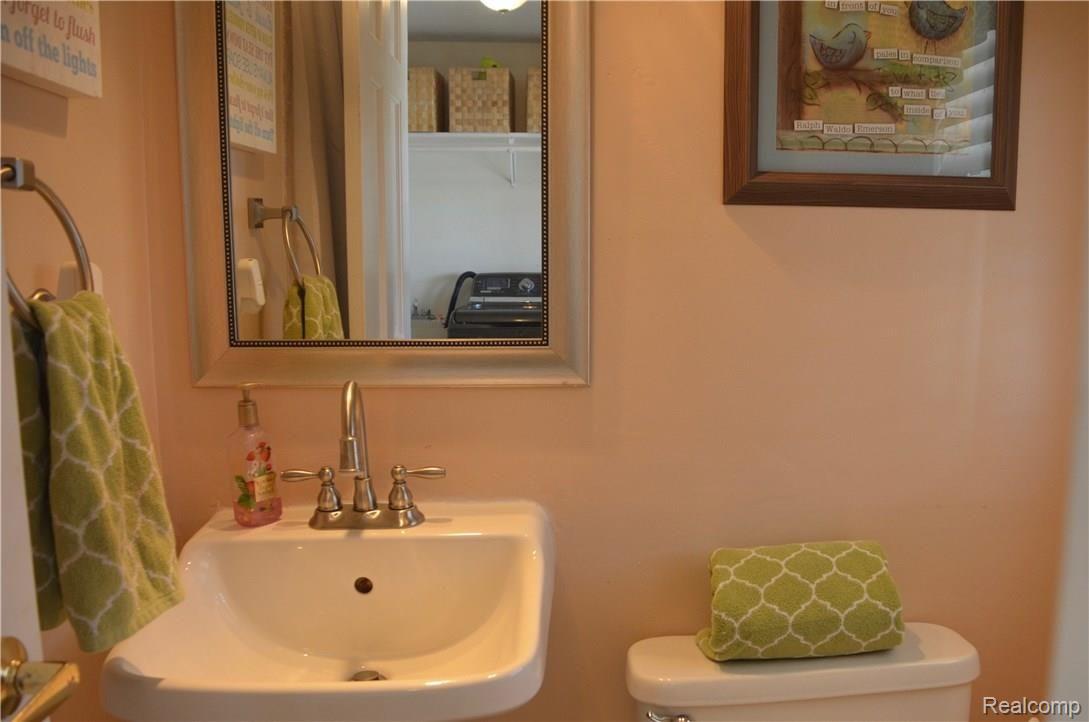 2635 Farnsworth Road Lapeer, MI 48446 - Photo 28 of 50 2635 Farnsworth - 27.jpg