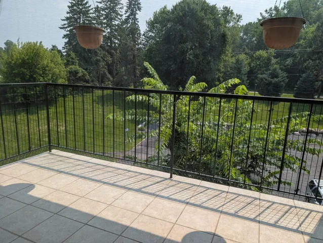 $185,000 | 2485 Londin Lane East, Unit 323, Maplewood, MN 55119