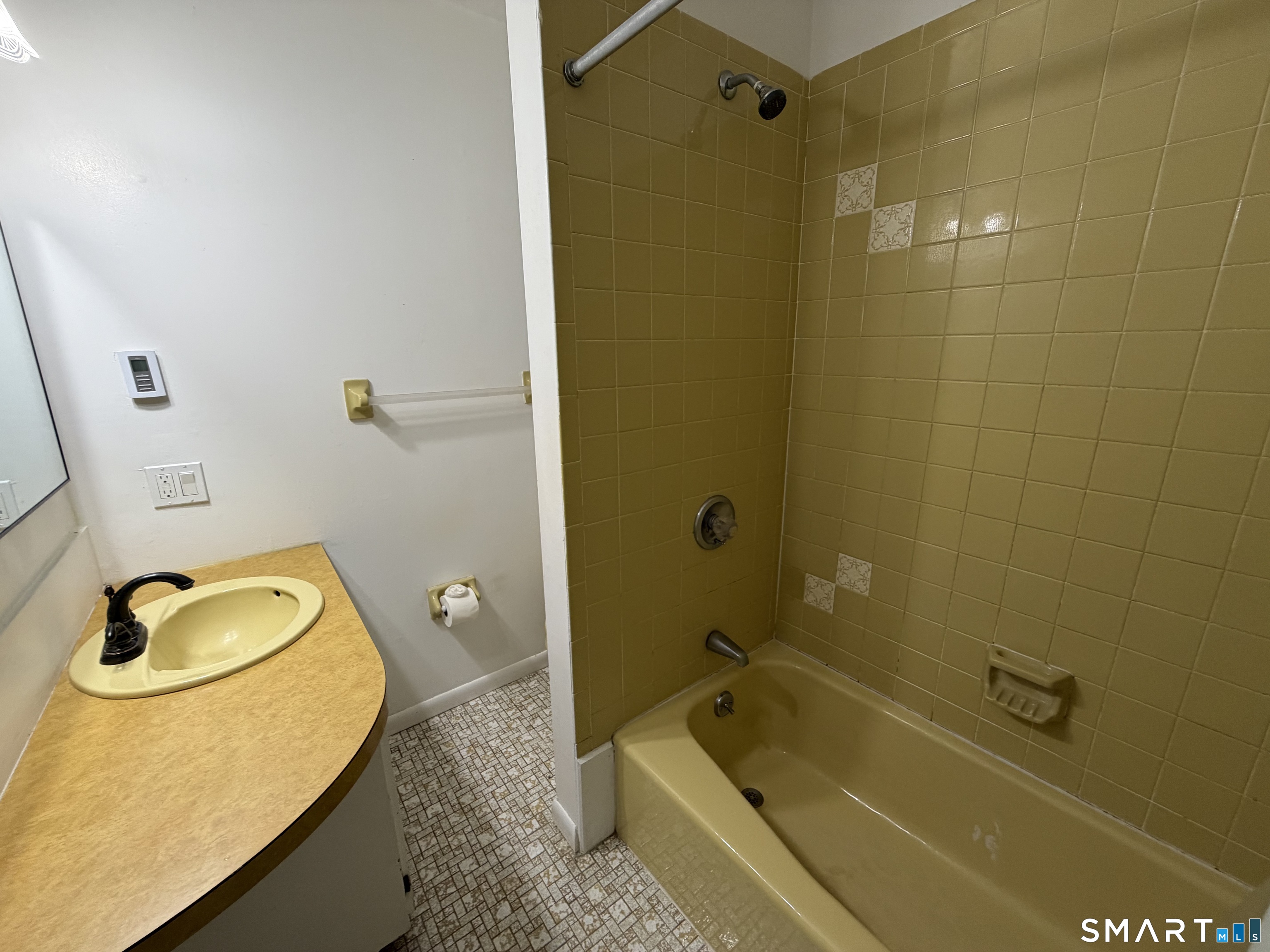8 Cawdor Burn Road, Unit A Brookfield, CT 06804 - Photo 10 of 15 Gallery Image 10